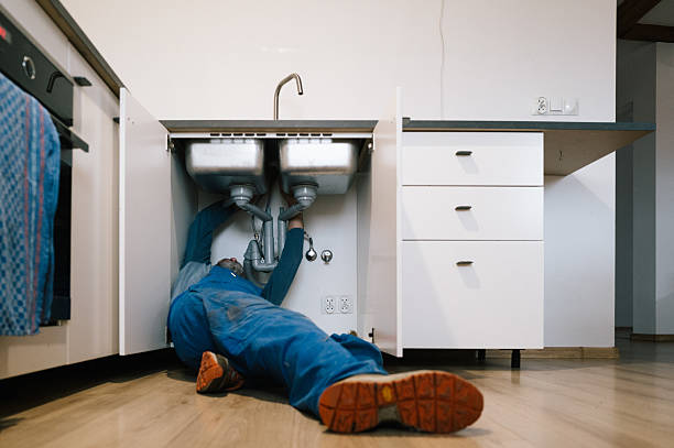 Professional Leak Detection technician working in Chester, NH